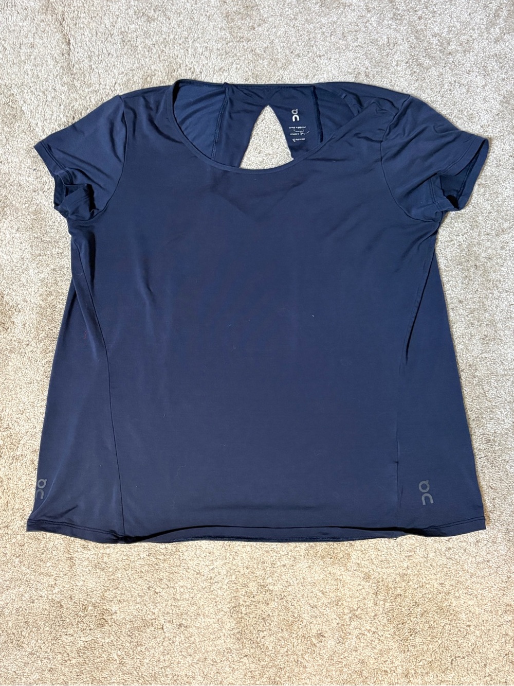 On Running Navy Short Sleeve Women's Performance Tee - Picture 3 of 10